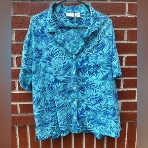 Groovy, soft Hawaiian tee